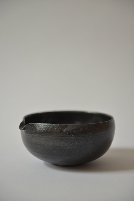 Studio MĀLS – Spouted Bowl